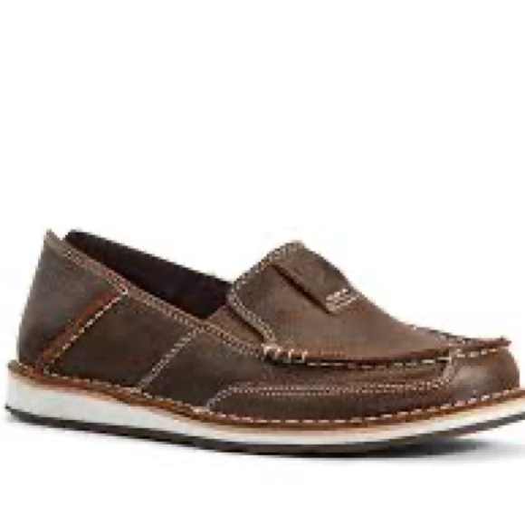 Ariat Cruisers • Vintage Bombers - Picture 2 of 8